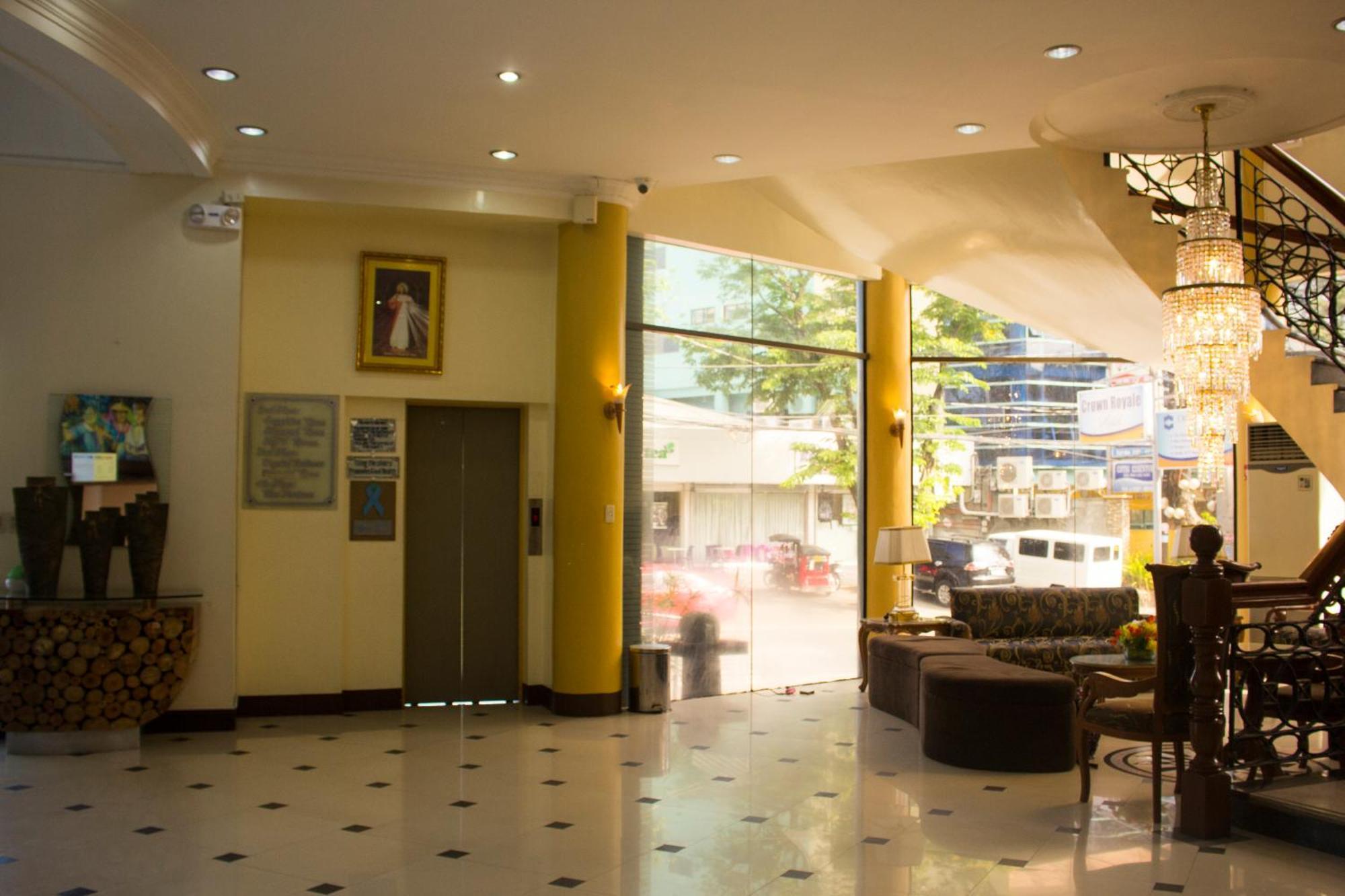 Crown Royale Hotel Balanga Exterior foto